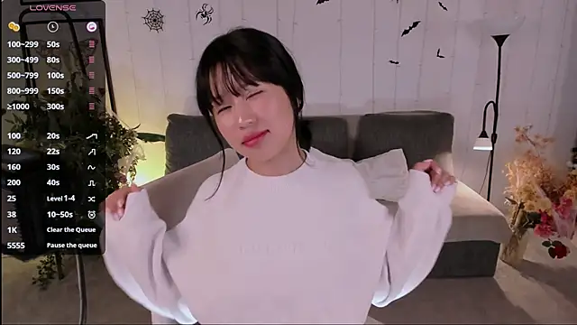 Erika Kim online show from October 2025 05:50:02 AM