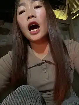 Snapshot of Maymay__ chatting on October 2025 04:24:01 AM Maymay online show from October 2025 04:24:01 AM