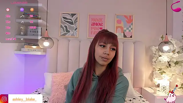 Snapshot of Isabella__gonzalez_ chatting on November 2025 03:18:01 AM Isabella gonzalez online show from November 2025 03:18:01 AM