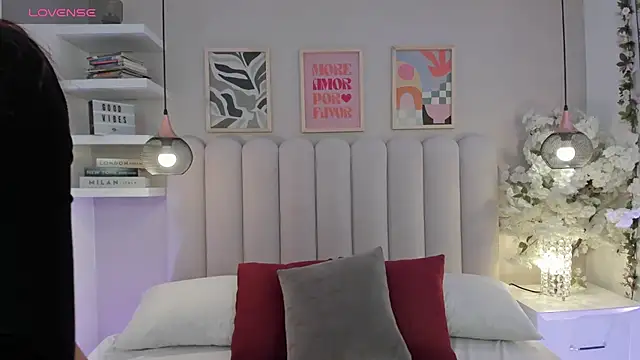 Snapshot of Isabella__gonzalez_ chatting on October 2025 03:29:02 AM Isabella gonzalez online show from October 2025 03:29:02 AM