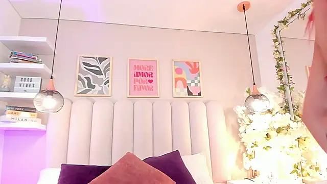 Snapshot of Isabella__gonzalez_ chatting on November 2025 03:39:02 AM Isabella gonzalez online show from November 2025 03:39:02 AM