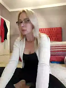 Snapshot of ElenabonyX chatting on February 2026 05:09:02 PM ElenabonyX online show from February 2026 05:09:02 PM