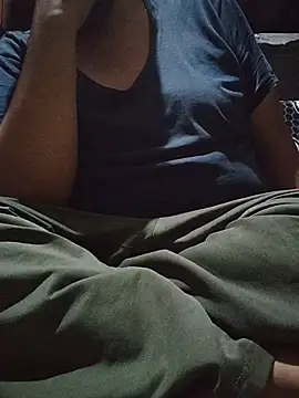 axel-spr online show from November 2025 04:23:01 AM