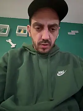 Snapshot of AlexGogo23 chatting on December 2025 01:49:02 PM AlexGogo23 online show from December 2025 01:49:02 PM