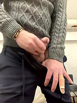 Snapshot of AlexGogo23 chatting on January 2026 05:11:02 AM AlexGogo23 online show from January 2026 05:11:02 AM