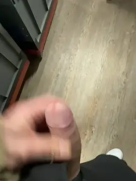 AlexGogo23 online show from February 2026 06:19:01 PM