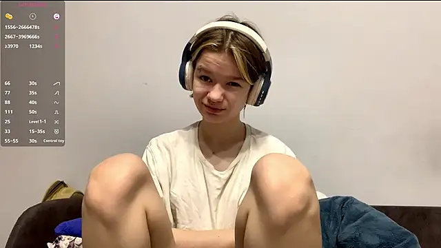 LorRebak online show from December 2025 09:42:02 AM