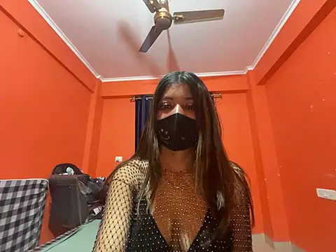 HOT HONEY10 online show from February 2026 01:32:02 PM