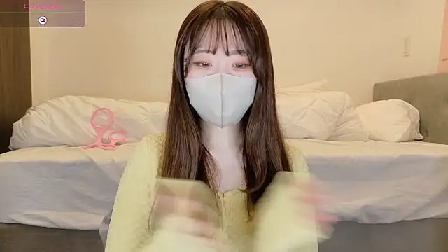 Snapshot of yura_ra_ra chatting on May 2026 10:12:02 AM yura ra ra online show from May 2026 10:12:02 AM