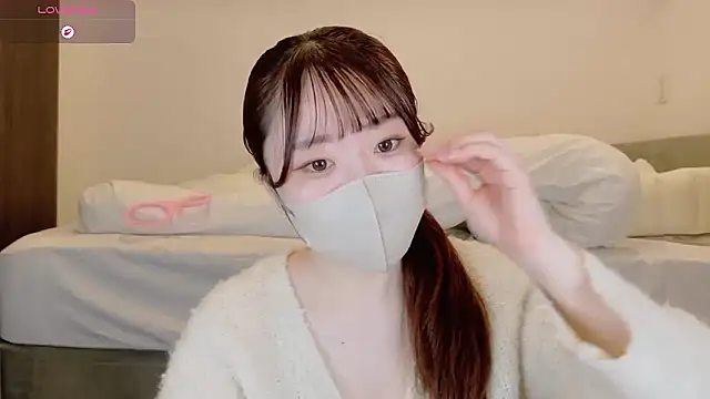 Snapshot of yura_ra_ra chatting on May 2026 04:40:02 AM yura ra ra online show from May 2026 04:40:02 AM