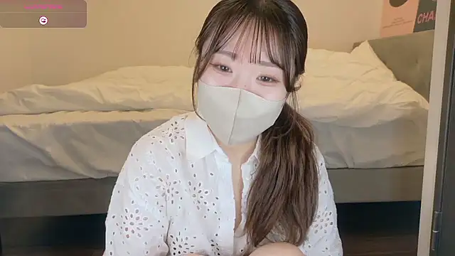 Snapshot of yura_ra_ra chatting on April 2026 01:13:02 PM yura ra ra online show from April 2026 01:13:02 PM
