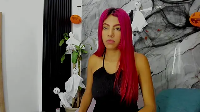 Luna Ember online show from October 2025 11:45:02 AM