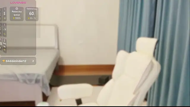 Snapshot of yiyi_3523 chatting on February 2026 11:21:02 AM yiyi 3523 online show from February 2026 11:21:02 AM