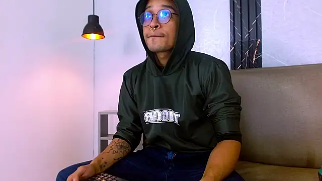 Snapshot of Jayden_Morris chatting on December 2025 04:05:02 PM Jayden Morris online show from December 2025 04:05:02 PM