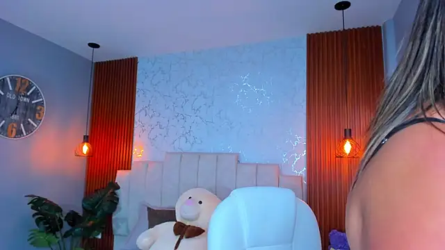 GenesisBlaze online show from October 2025 12:04:01 PM