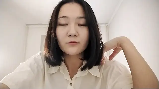 Lyndasilk online show from October 2025 02:05:02 PM