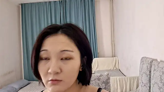 Lyndasilk online show from April 2026 03:13:01 PM