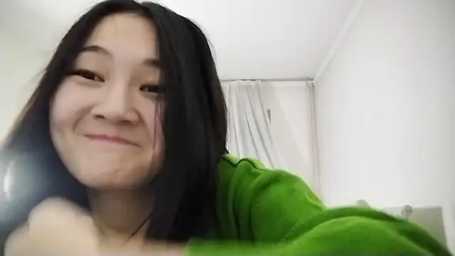 Lyndasilk online show from November 2025 03:16:02 PM