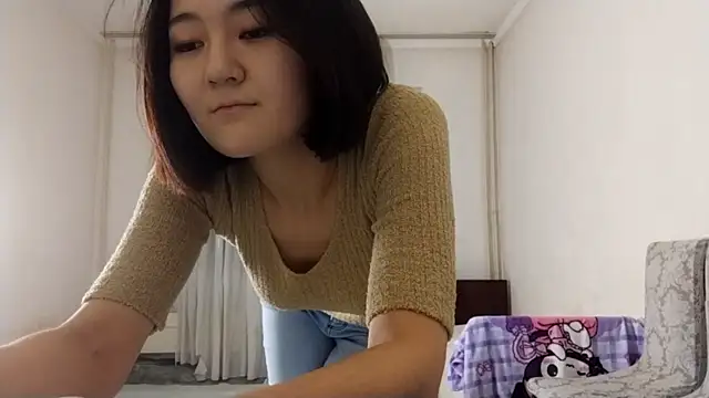 Lyndasilk online show from December 2025 04:19:01 PM