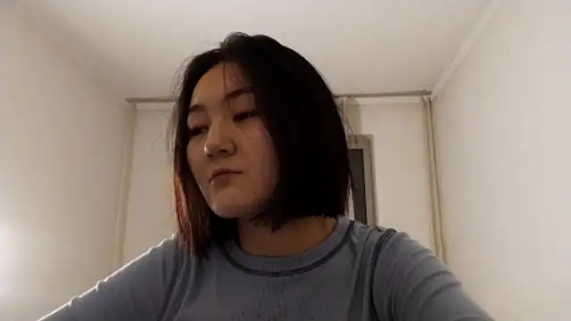 Lyndasilk online show from December 2025 05:23:01 PM