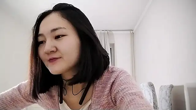 Lyndasilk online show from November 2025 03:16:02 PM