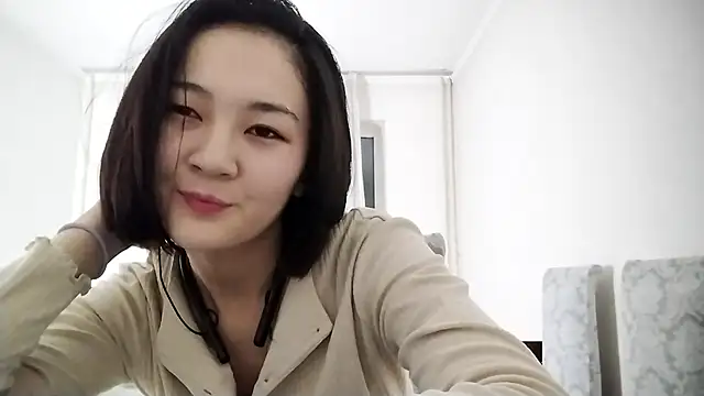 Lyndasilk online show from November 2025 03:22:01 PM