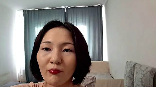 Lyndasilk online show from April 2026 11:24:01 AM