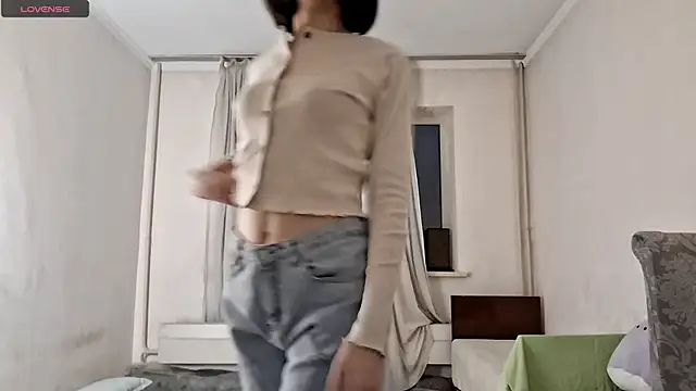 Lyndasilk online show from December 2025 05:27:02 PM