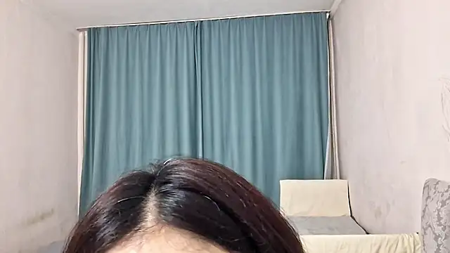 Snapshot of Lyndasilk chatting on July 2026 04:39:02 PM Lyndasilk online show from July 2026 04:39:02 PM