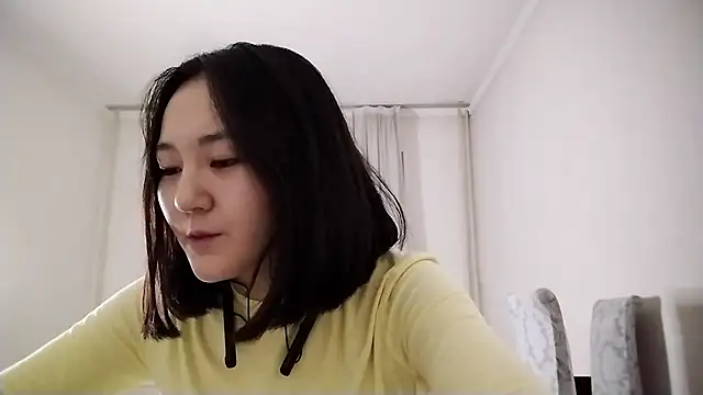 Lyndasilk online show from November 2025 02:10:01 PM