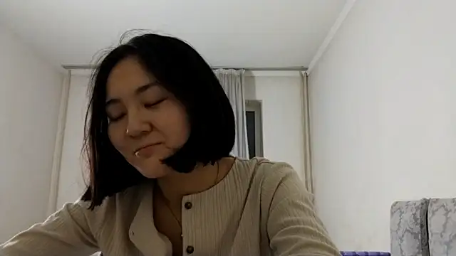 Lyndasilk online show from November 2025 03:34:01 PM