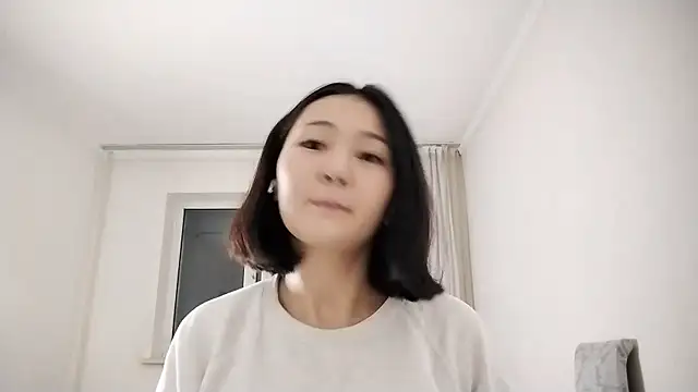 Lyndasilk online show from October 2025 02:38:02 PM