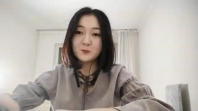 Lyndasilk online show from October 2025 02:09:02 PM