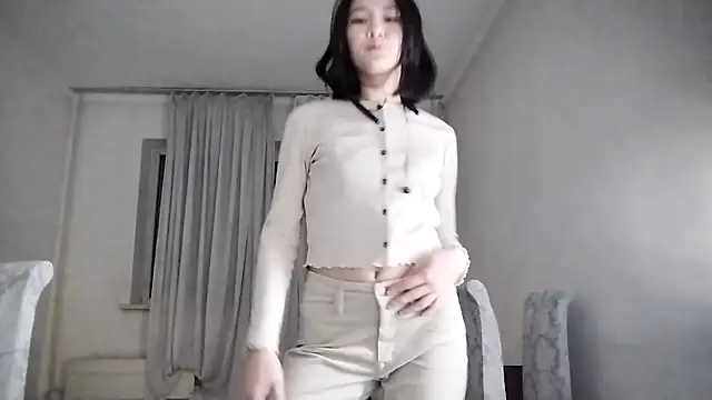 Lyndasilk online show from November 2025 03:12:02 PM