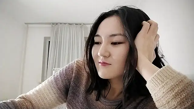 Lyndasilk online show from November 2025 03:38:01 PM