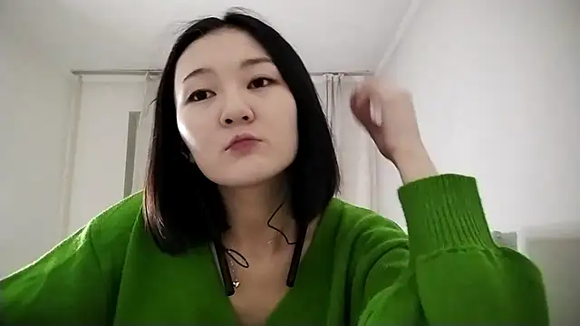 Lyndasilk online show from November 2025 03:17:01 PM