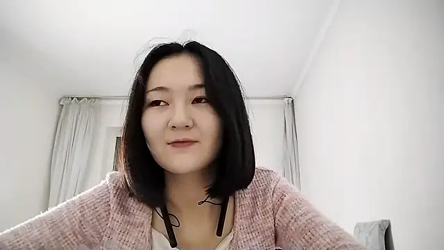 Lyndasilk online show from October 2025 02:14:02 PM