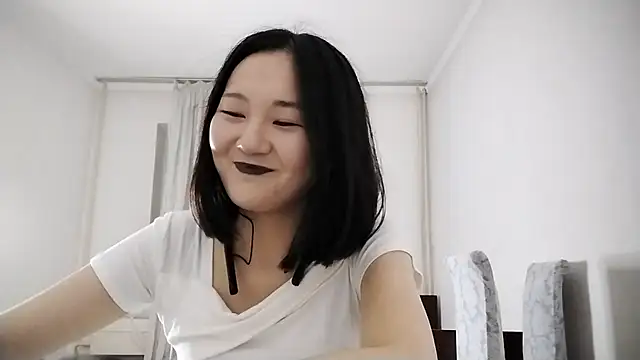 Lyndasilk online show from October 2025 03:19:02 PM