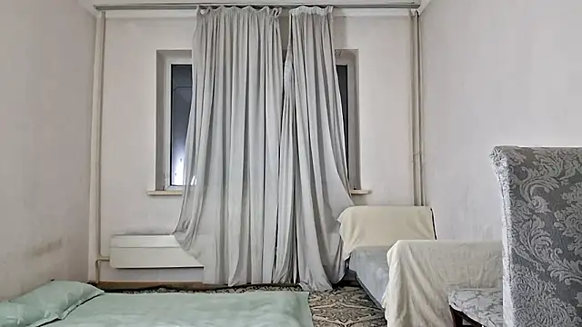 Lyndasilk online show from March 2026 04:25:02 PM