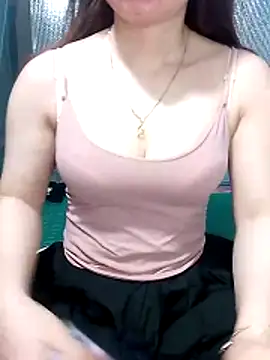 LeanaLy online show from May 2026 01:02:02 AM