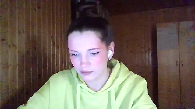 AmeliieLaFleur online show from March 2026 07:32:01 PM