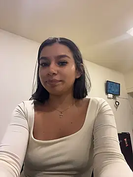 Snapshot of AlyssaRay chatting on May 2026 04:01:02 PM AlyssaRay online show from May 2026 04:01:02 PM
