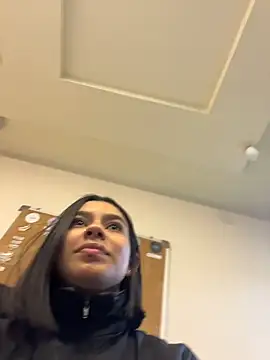 AlyssaRay online show from February 2026 01:02:01 PM