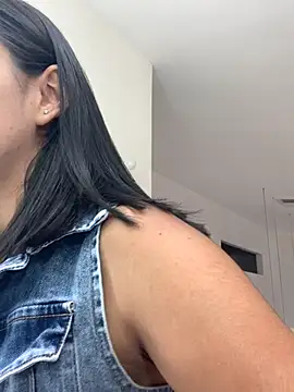 AlyssaRay online show from December 2025 08:19:01 PM