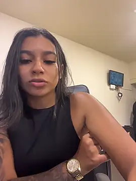 Snapshot of AlyssaRay chatting on May 2026 04:36:02 PM AlyssaRay online show from May 2026 04:36:02 PM