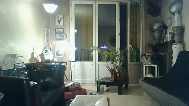 Snapshot of ulnaoumy chatting on November 2025 05:06:02 PM ulnaoumy online show from November 2025 05:06:02 PM