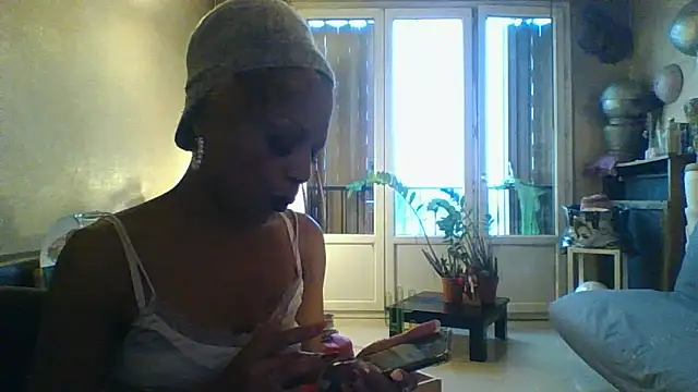 Snapshot of ulnaoumy chatting on October 2025 04:10:02 PM ulnaoumy online show from October 2025 04:10:02 PM