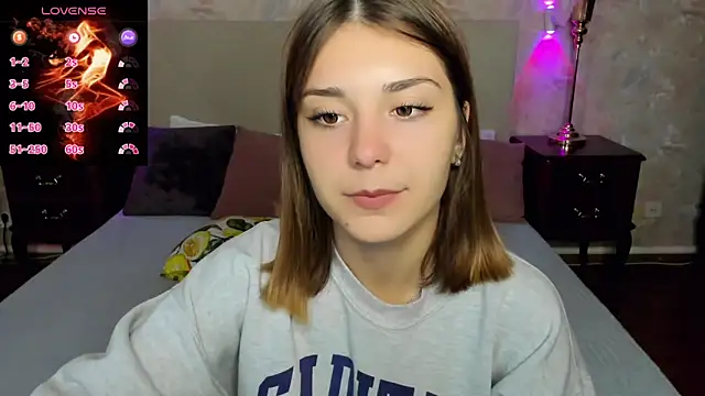 Snapshot of MargoChill chatting on October 2025 02:13:01 PM MargoChill online show from October 2025 02:13:01 PM