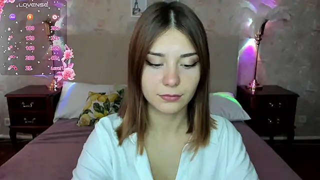 Snapshot of MargoChill chatting on November 2025 08:24:01 AM MargoChill online show from November 2025 08:24:01 AM