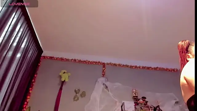 Sharlott smith online show from October 2025 07:13:02 PM